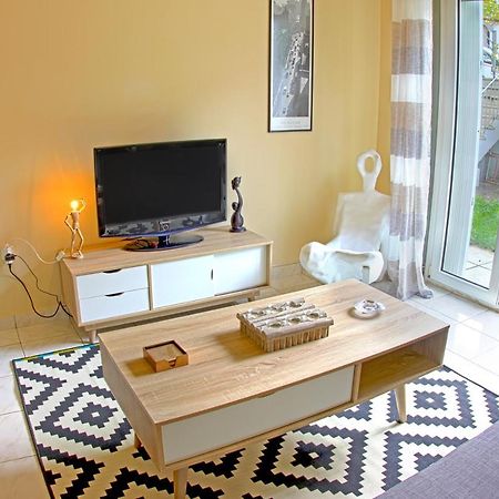Stylish City Center Garden Apartment Athen Eksteriør billede