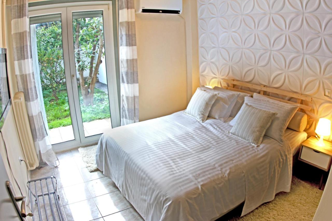 Stylish City Center Garden Apartment Athen Eksteriør billede