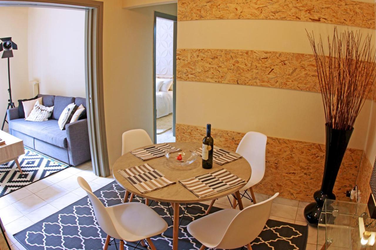 Stylish City Center Garden Apartment Athen Eksteriør billede