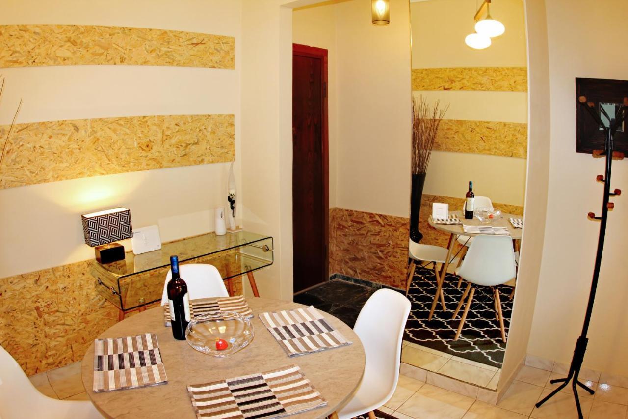 Stylish City Center Garden Apartment Athen Eksteriør billede