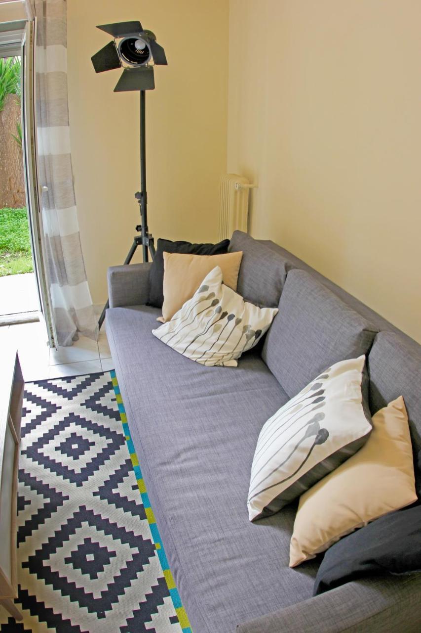 Stylish City Center Garden Apartment Athen Eksteriør billede