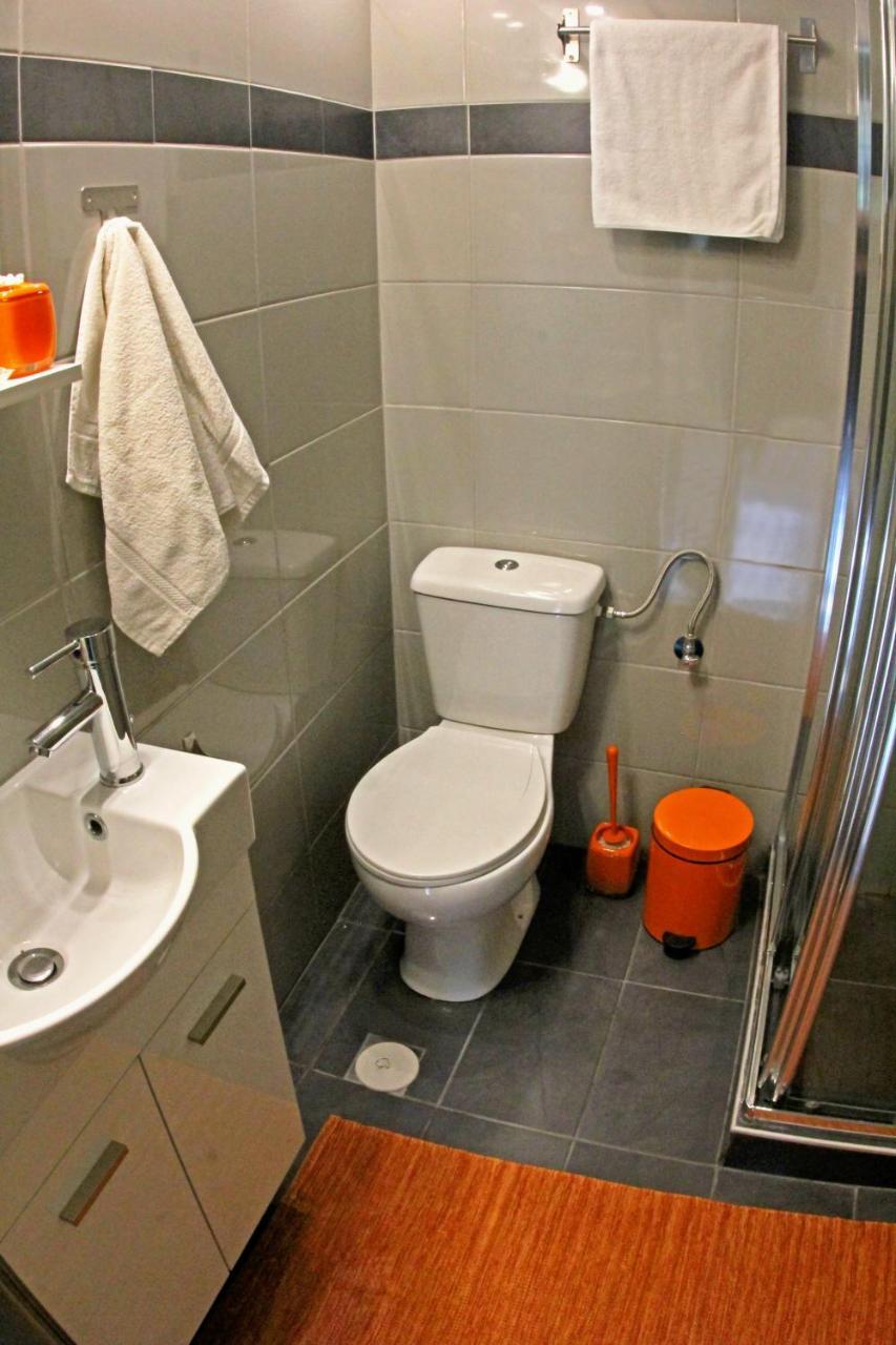 Stylish City Center Garden Apartment Athen Eksteriør billede