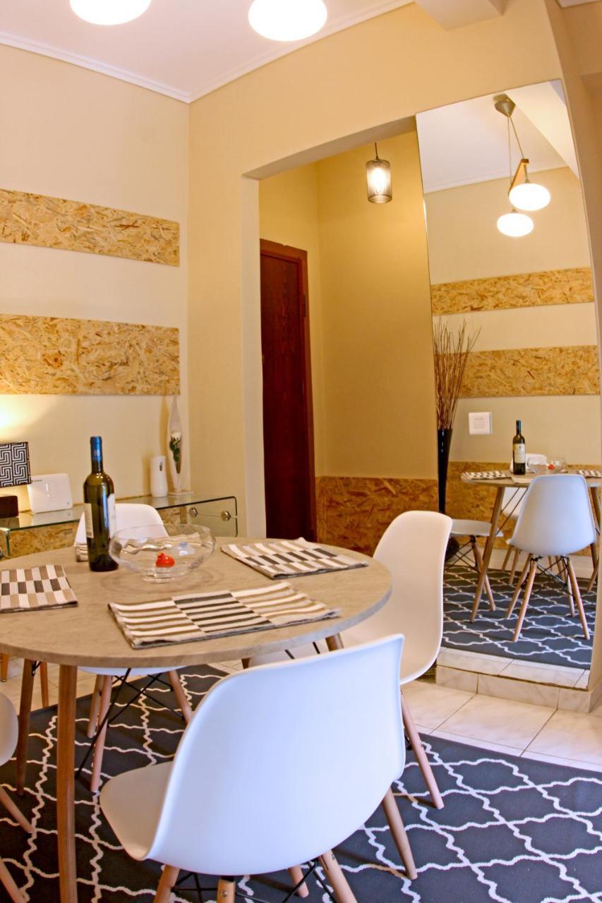 Stylish City Center Garden Apartment Athen Eksteriør billede